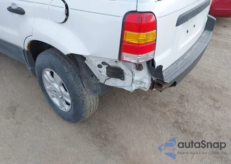 2004 Ford Escape Xlt z USA, uszkodzony, nr VIN 1FMYU93184DA16859